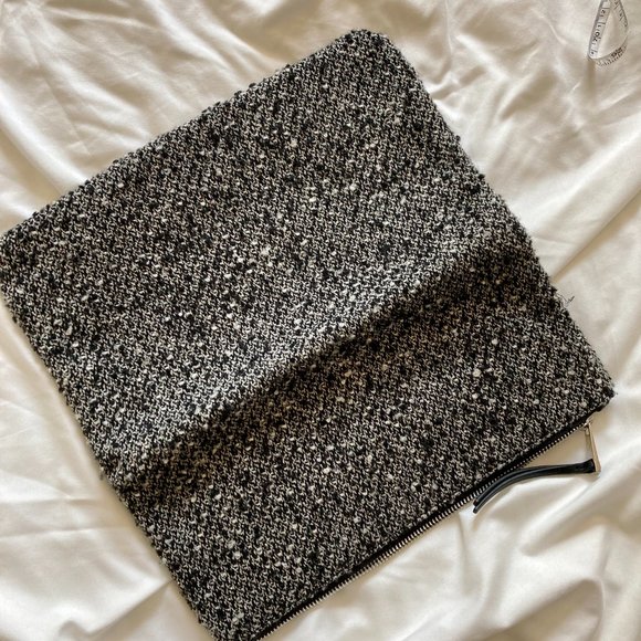 NWOT FAUX LEATHER AND WOOL KNIT CLUTCH / FOLDING CLUTCH - Picture 2 of 5